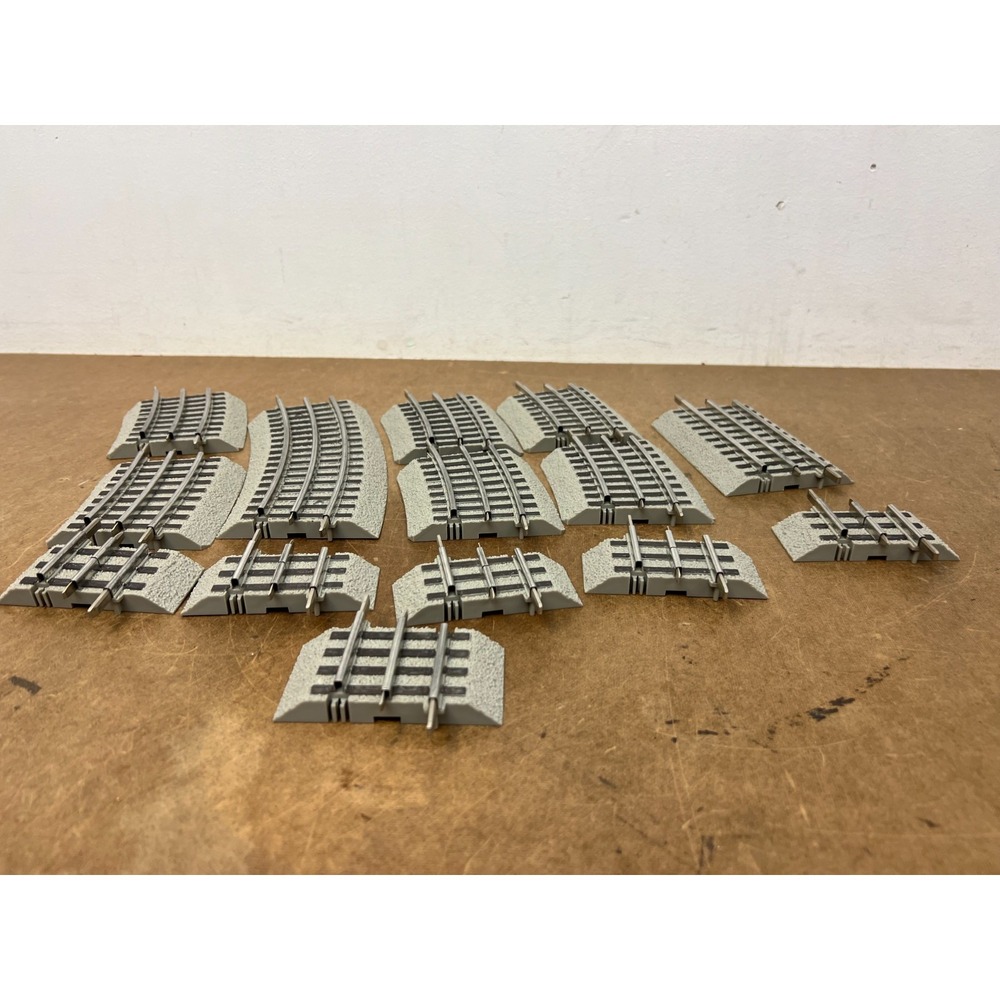 LIONEL Fastrack Lot 14 Pieces Small Connector Pieces Straight Quarter Curve Set